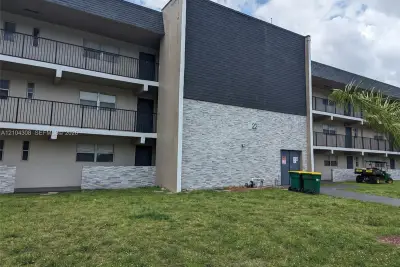 8000 Fairview Dr #304, Tamarac: photo 1 of 19