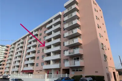 3201 NE 14th St Cswy #408, Pompano Beach: photo 1 of 19