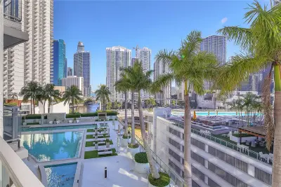 90 SW 3rd St #1213, Miami: photo 1 of 13