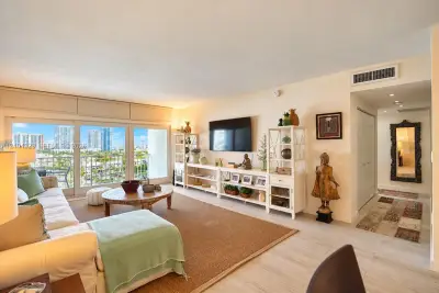 500 Bayview Dr #1123, Sunny Isles Beach: photo 1 of 36