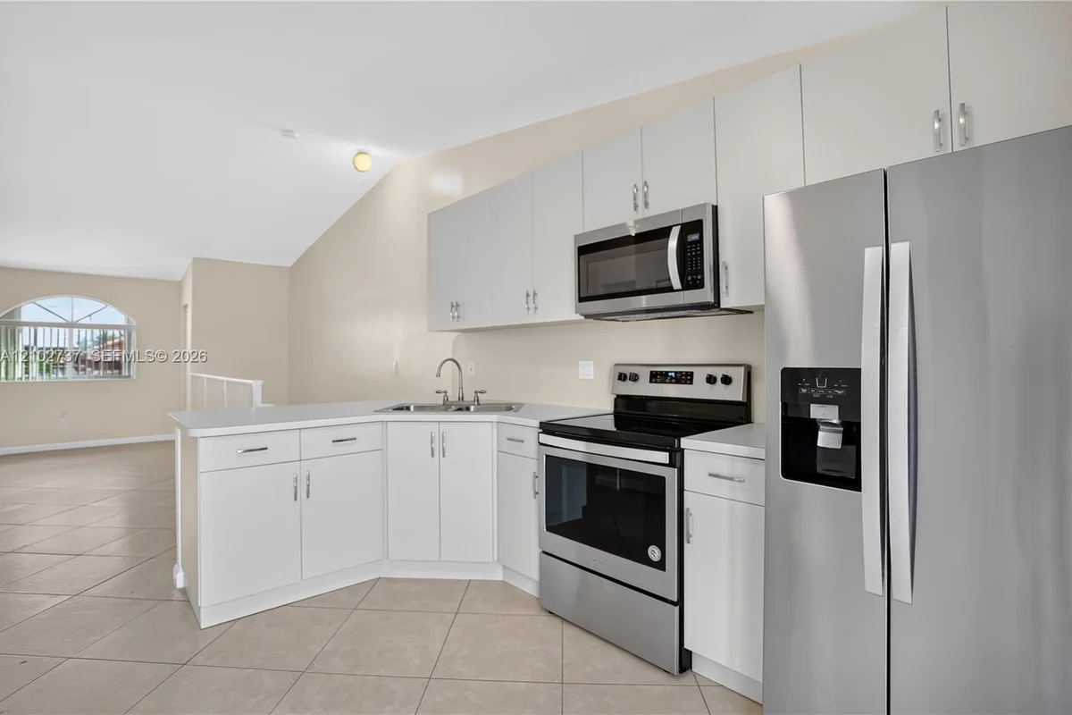 6989 W 36th Ave #202, Hialeah: photo 1 of 39