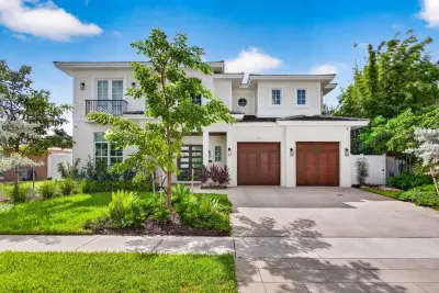 310 SE 9th Ct, Pompano Beach: photo 1 of 26