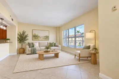 2633 NE 14th Ave #109, Wilton Manors: photo 1 of 32