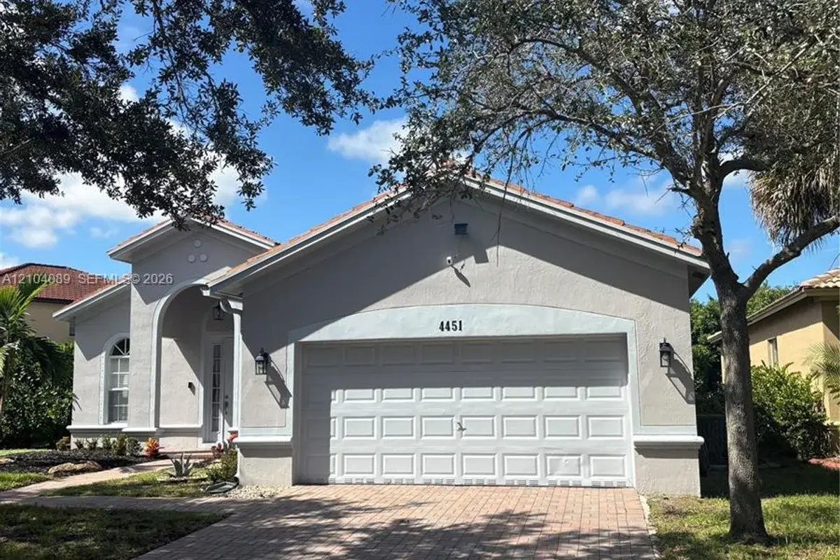 House in Weston: photo 1 of 1