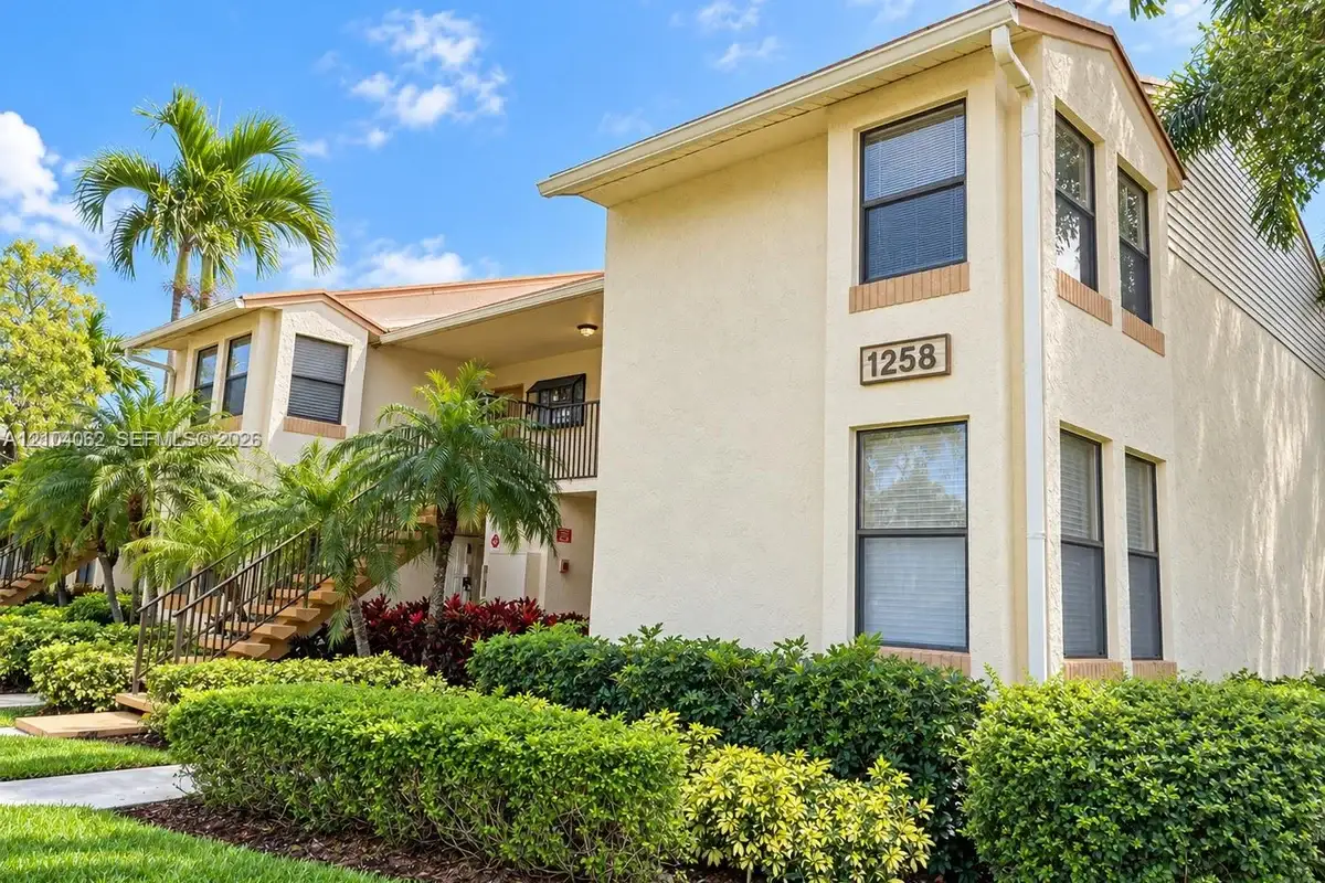 1258 S Military Trl #815, Deerfield Beach: photo 1 of 22