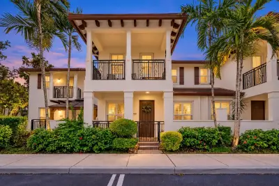 4784 Acadian Trl, Coconut Creek: photo 1 of 49