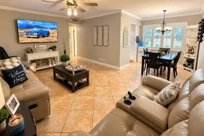 16 Sheffield A, West Palm Beach: photo 1 of 55