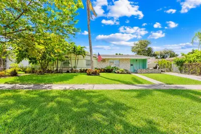 9980 Marlin Rd, Cutler Bay: photo 1 of 31