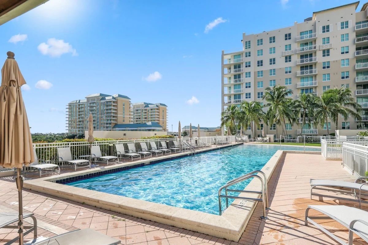 450 N Federal Hwy #903, Boynton Beach: photo 1 of 61