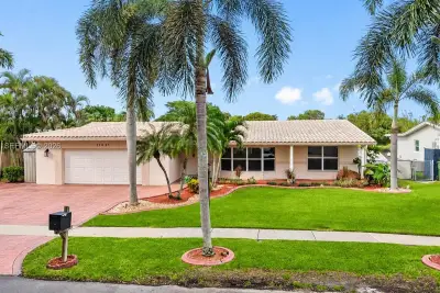 11031 NW 22nd St, Pembroke Pines: photo 1 of 1