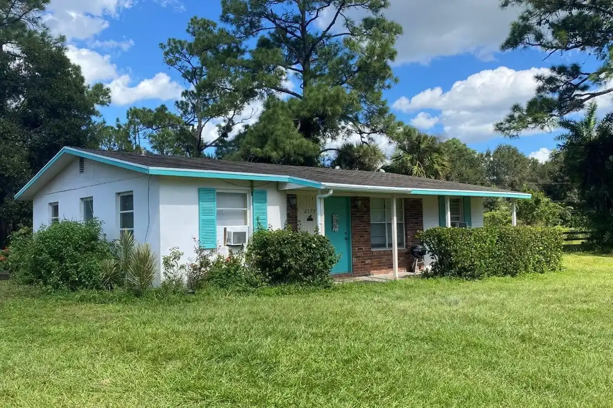 2141 B Rd, Loxahatchee: photo 1 of 36