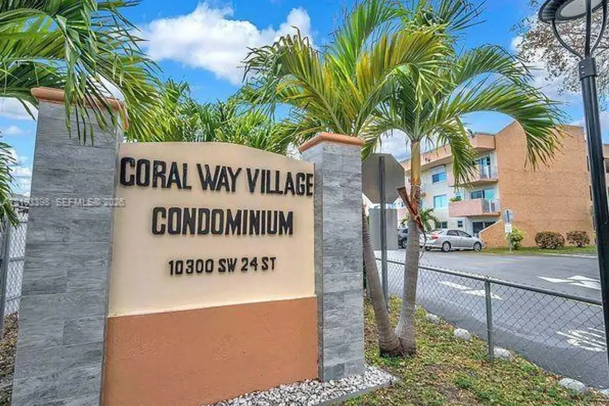 10300 Coral Way #C31, Miami: photo 1 of 41
