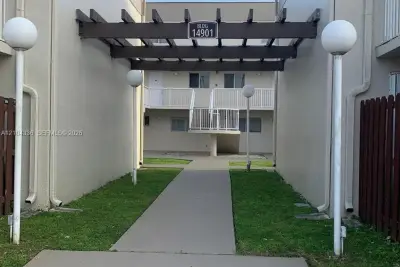 14901 SW 80th St #111, Miami: photo 1 of 25