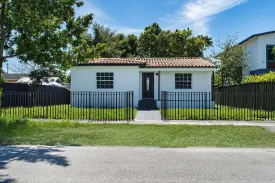 5510 SW 2nd St, Miami: photo 1 of 18