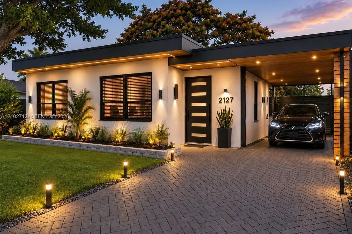 2727 NE 6th Ln, Wilton Manors: photo 1 of 6