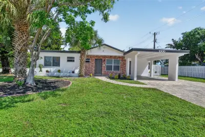 1000 SE 2nd Ave, Deerfield Beach: photo 1 of 43