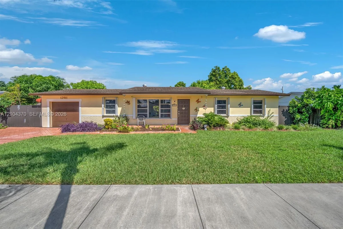 12911 SW 83rd St, Miami: photo 1 of 2