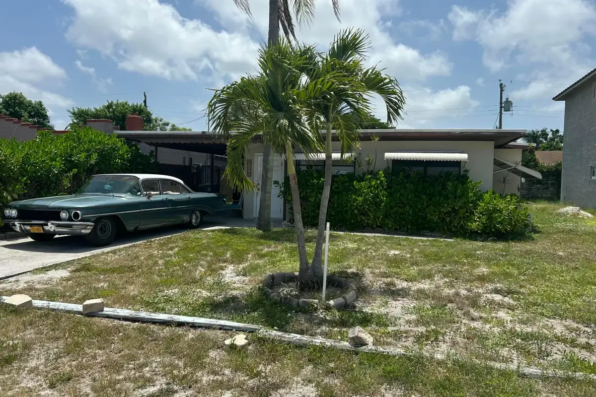 7785 Loomis St, Lake Worth: photo 1 of 9