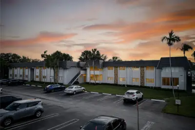 8400 W Sample Rd #203, Coral Springs: photo 1 of 31