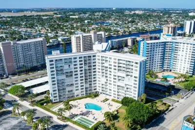 201 N Ocean Blvd #904, Pompano Beach: photo 1 of 40