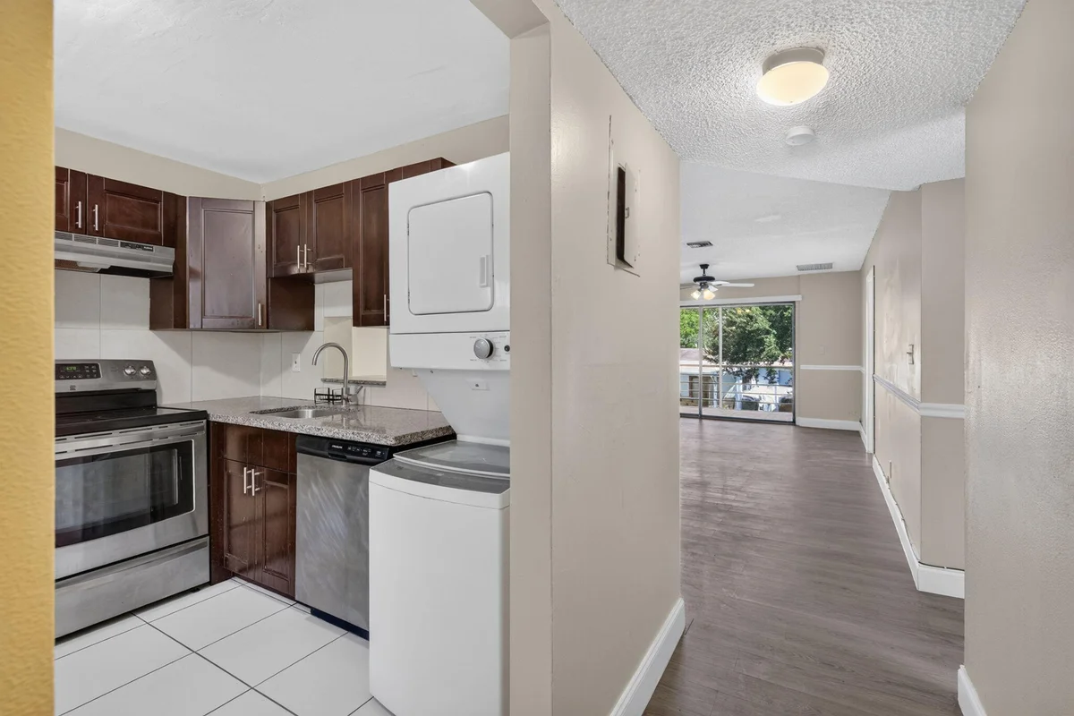 7830 NW 33rd St #108, Davie: photo 1 of 30