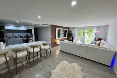13700 SW 62nd St #244, Miami: photo 1 of 10