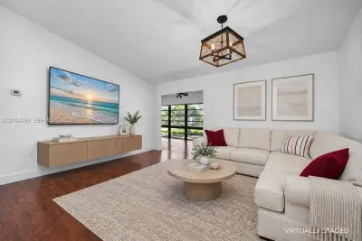 4944 NW 102nd Ave #204-3, Doral: photo 1 of 40