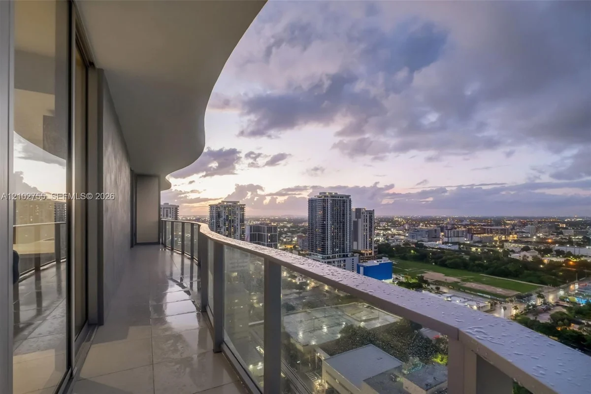 1400 Biscayne Blvd #2906, Miami: photo 1 of 58