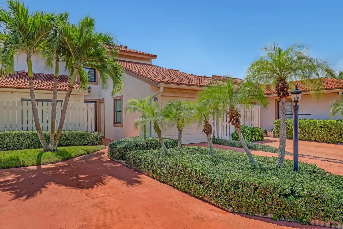 131 Palm Ave #31, Jupiter: photo 1 of 38