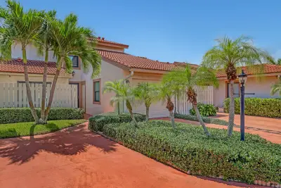 131 Palm Ave #31, Jupiter: photo 1 of 38