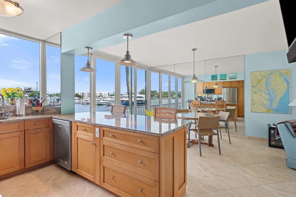 3037 Harbor Dr #18, Fort Lauderdale: photo 1 of 27