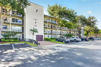 800 SW 131st Ave #203F, Pembroke Pines: photo 1 of 44