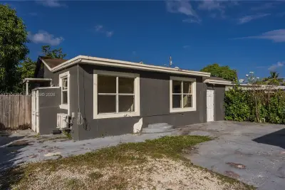 2996 NW 93rd St #B, Miami: photo 1 of 6