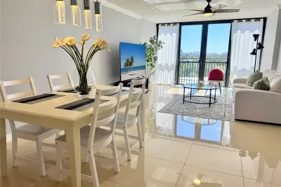2350 NE 14th Cswy #703, Fort Lauderdale: photo 1 of 37