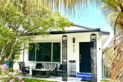 617 N D St, Lake Worth Beach: photo 1 of 7