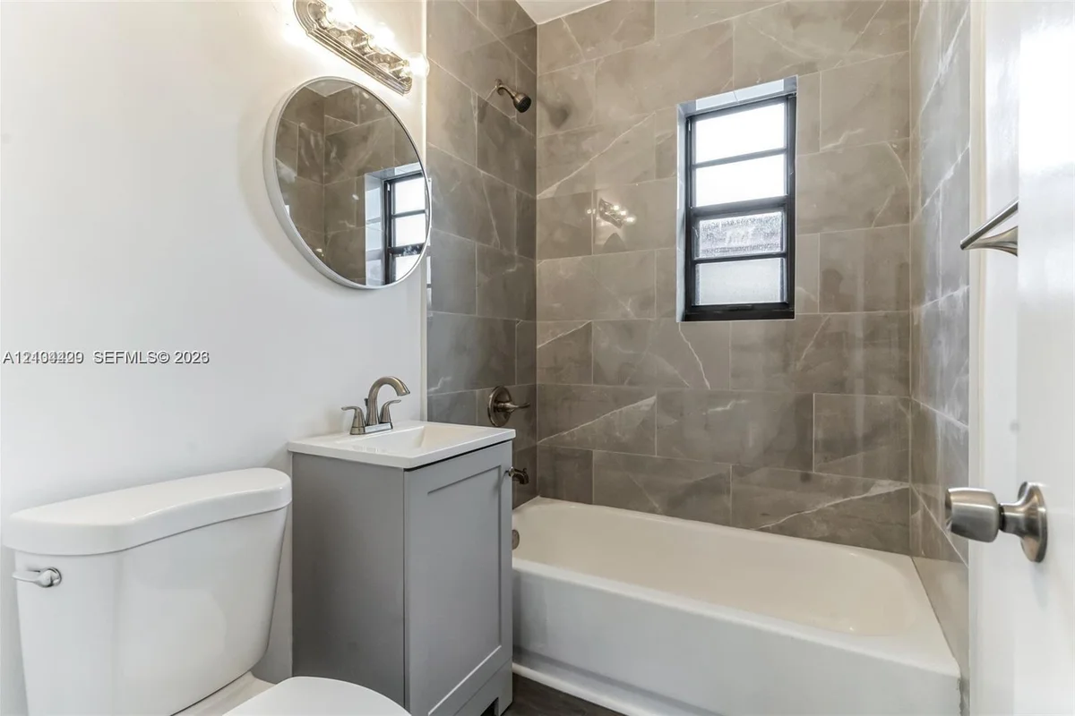 1071 NW 34th St #1075, Miami: photo 1 of 18