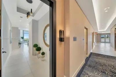 153 N Seabreeze #403, Fort Lauderdale: photo 1 of 47