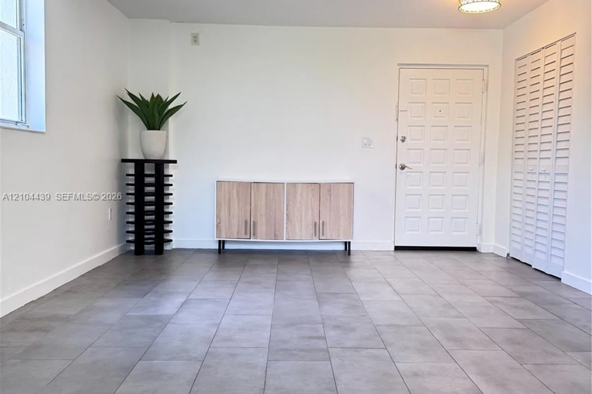 700 NE 63rd St #D309, Miami: photo 1 of 22
