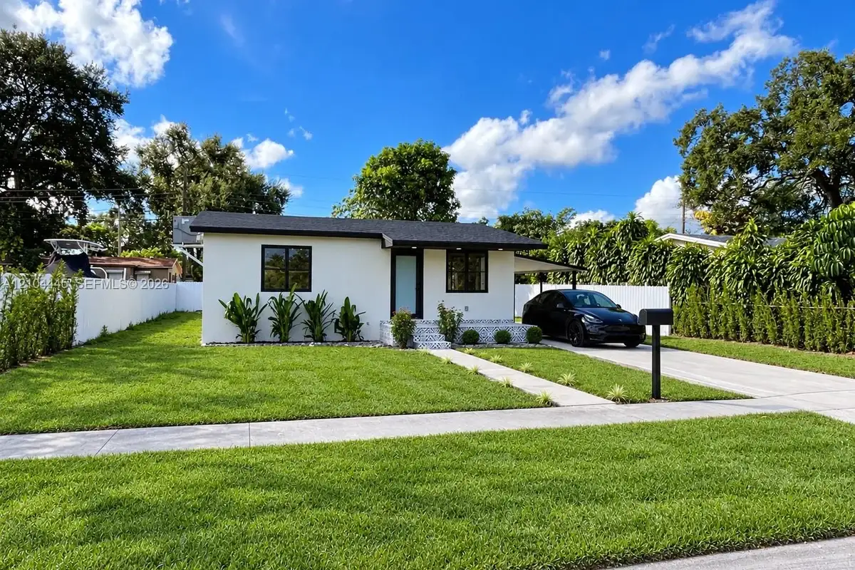 6420 Franklin St, Hollywood: photo 1 of 8