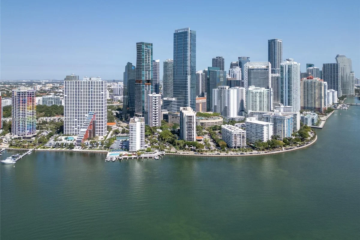 200 SE 15th Rd #4I, Miami: photo 1 of 5