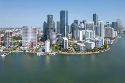 200 SE 15th Rd #4I, Miami: photo 1 of 5