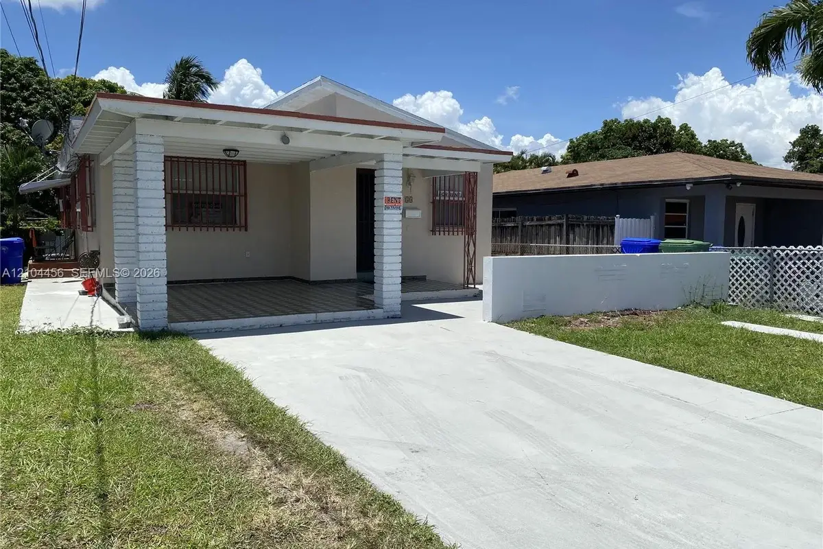 80 NW 60th Ct, Miami: photo 1 of 17