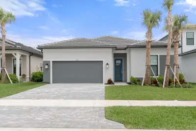 9195 Cape Honey Bee Ln, Lake Worth: photo 1 of 28