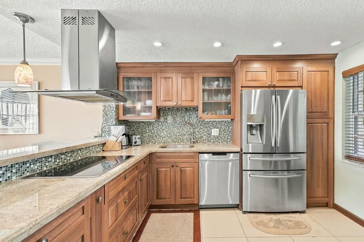 3980 Oaks Clubhouse Dr #212, Pompano Beach: photo 1 of 17