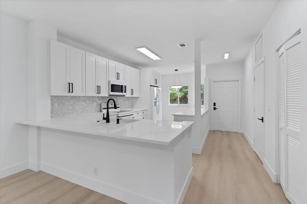 6809 Via Regina, Boca Raton: photo 1 of 32