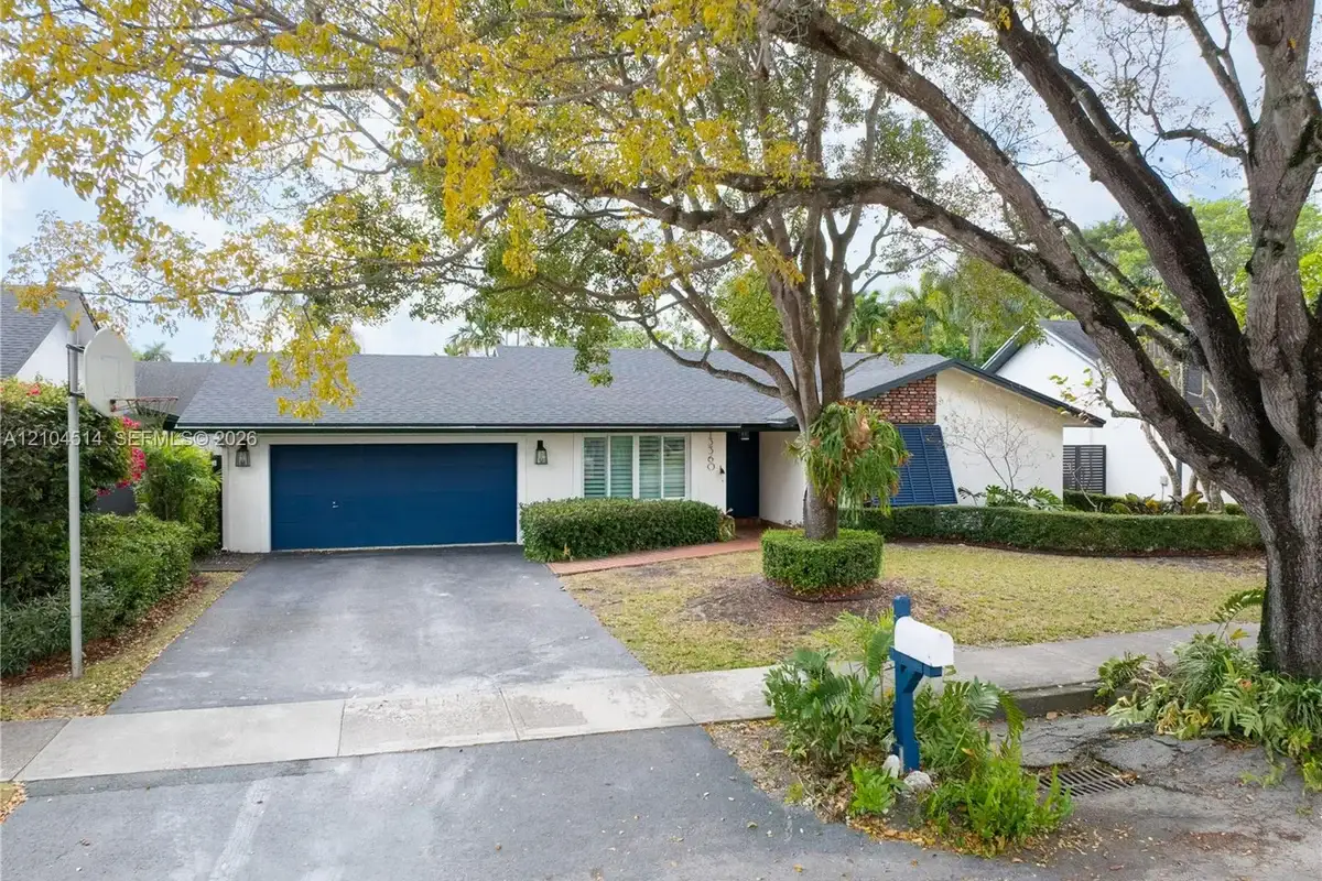 13360 SW 99th Ter, Miami: photo 1 of 43