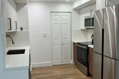 Apartment in Miami: photo 1 of 9