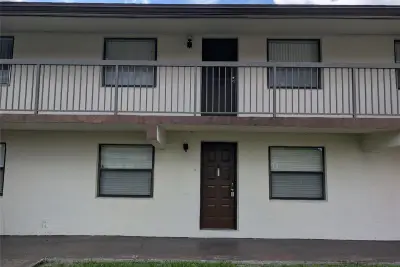 6040 Shaker Wood Cir, Tamarac: photo 1 of 17