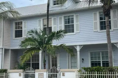 902 S Federal Hwy #8, Lake Worth Beach: photo 1 of 1