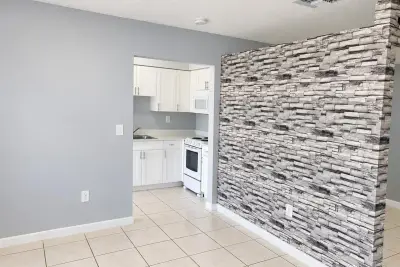 7221 Venetian St #11, Miramar: photo 1 of 12